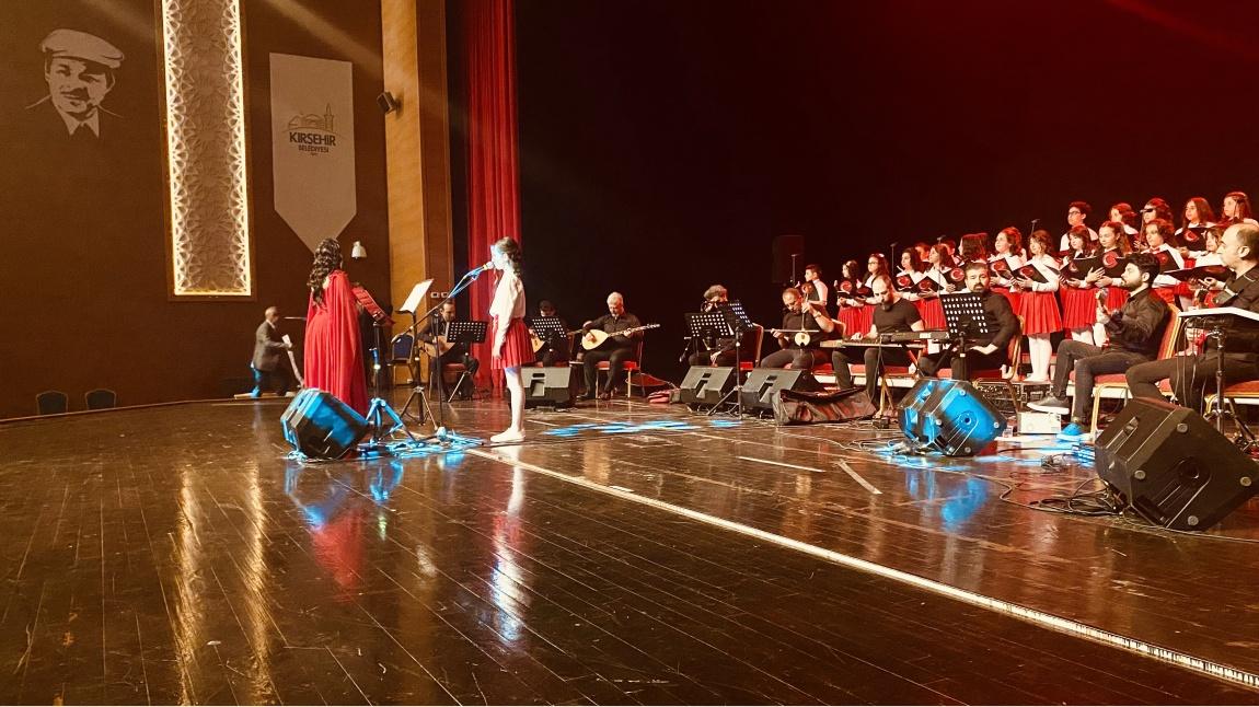 Kırşehir Halk Eğitimi Merkezi Çocuk Korosu Büyüleyici Bir Konser Verdi